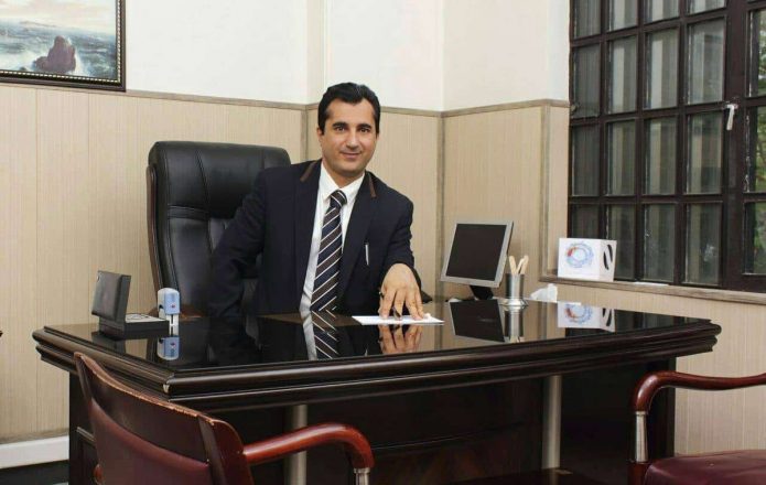 دکتر سید شاهرخ تقوی: فوق تخصص قلب و عروق در تهران