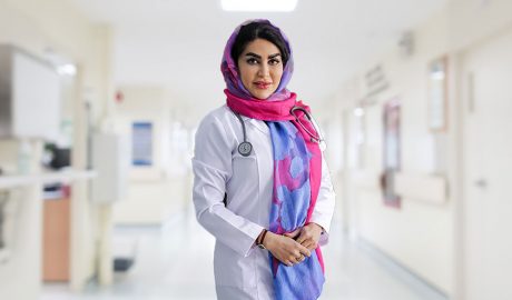 دکتر هیوا امجدی متخصص مغز و اعصاب و ستون فقرات در تهران
