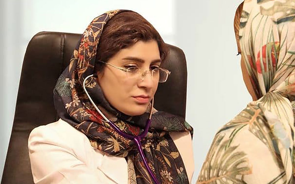 دکتر نفیسه مویدنیا جراح و متخصص زنان در رشت